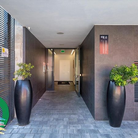 Sky Tower Suite Mestre Bagian luar foto