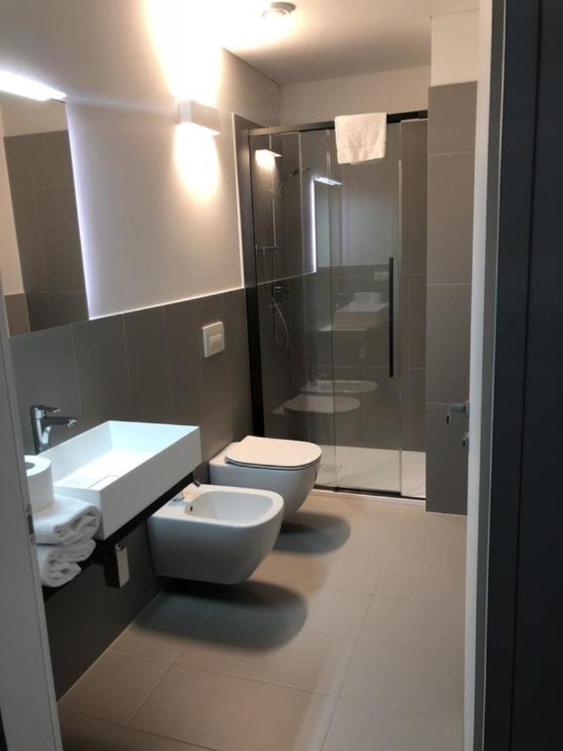 Sky Tower Suite Mestre Bagian luar foto