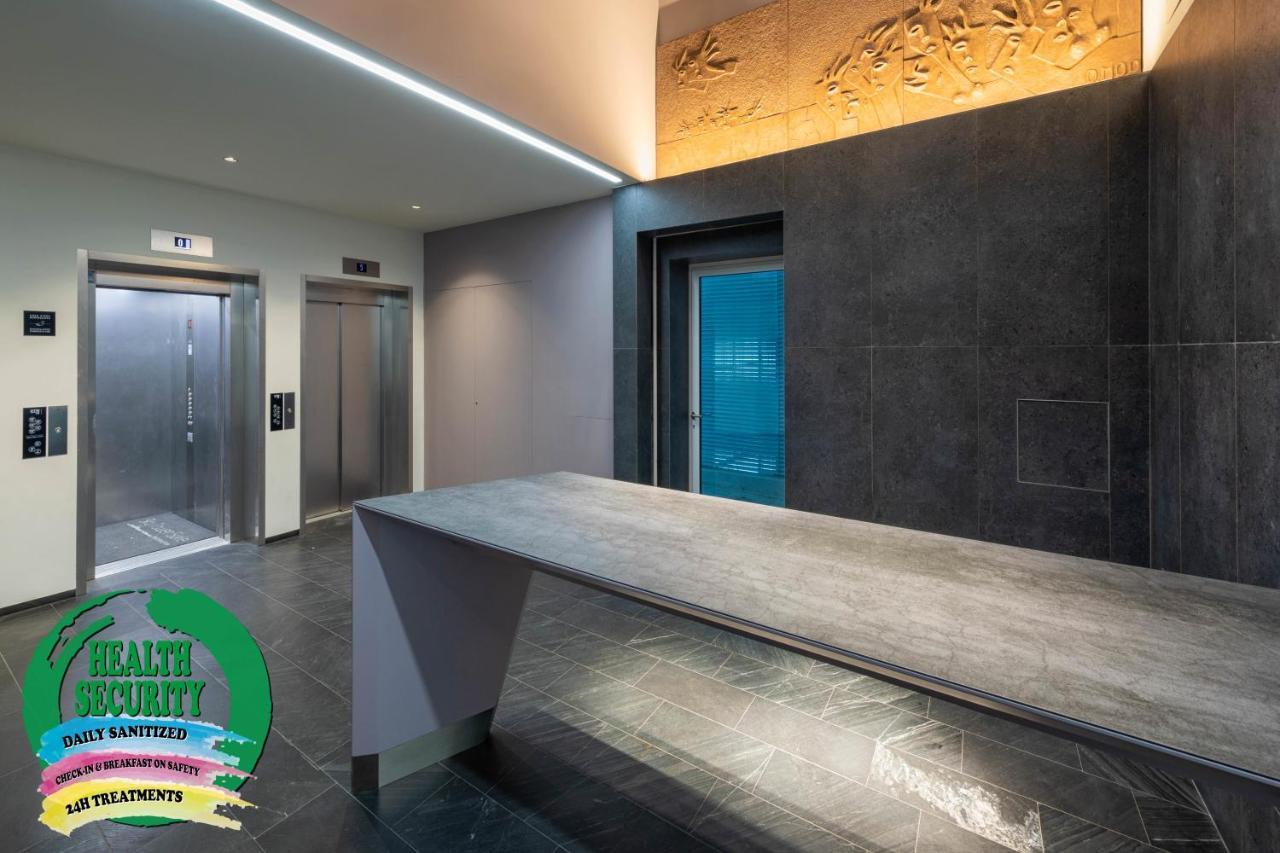 Sky Tower Suite Mestre Bagian luar foto