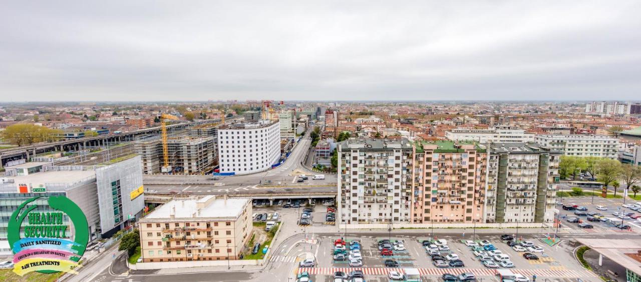 Sky Tower Suite Mestre Bagian luar foto