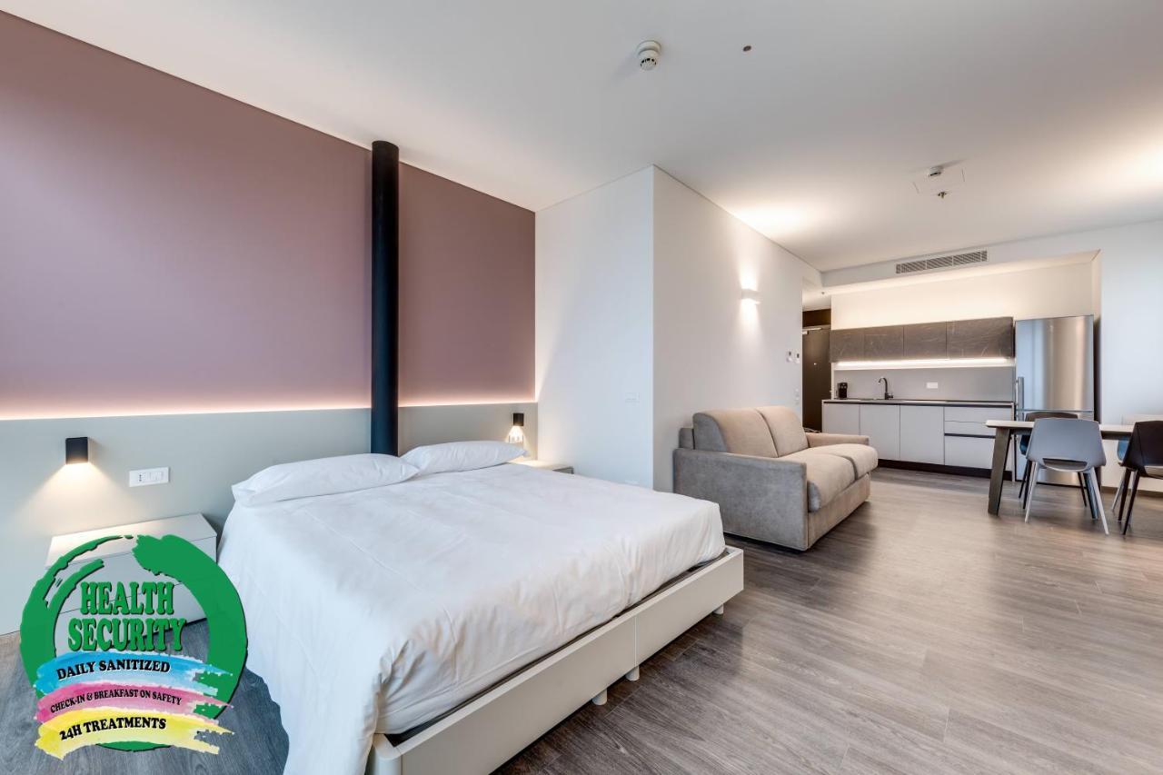 Sky Tower Suite Mestre Bagian luar foto